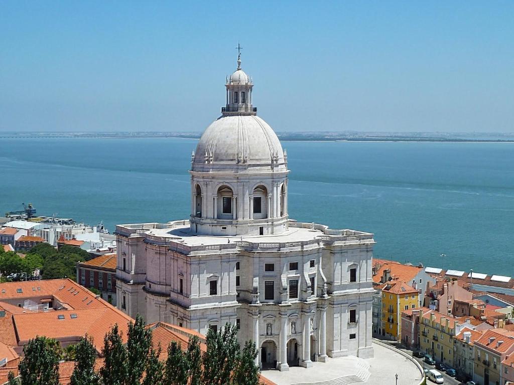 Lisbon Balcony Penthouse 15th Floor room 1
